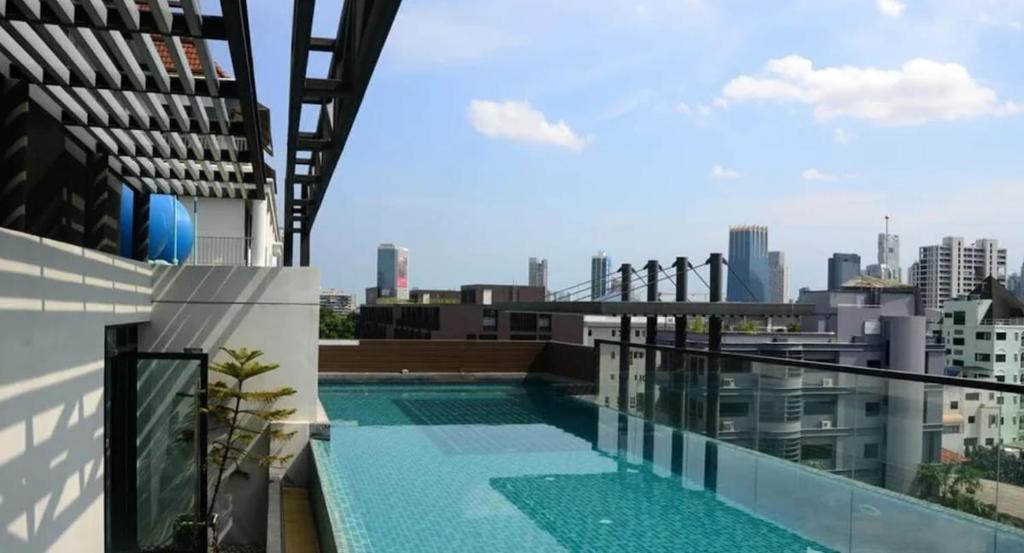 The Cosmos Suites Huge 1BR Condo - Nana Bangkok