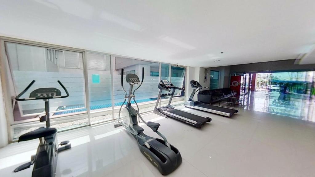 Inspire place rama9 Modern Condo near Rajamangala Stadium Pool and Gym Inspire place rama9 Modern Condo near Rajamangala Stadium Pool and Gym