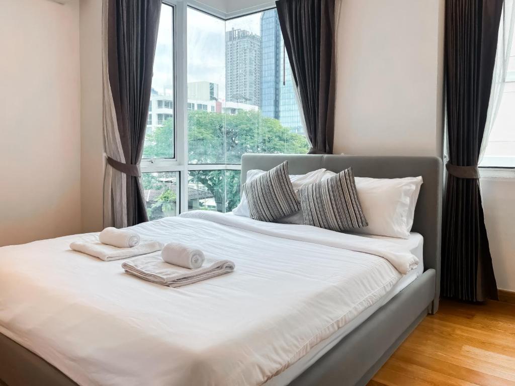 Expansive Premier 1BR - Ultra Fast Wifi - Phrom Phong Expansive Premier 1BR - Ultra Fast Wifi - Phrom Phong