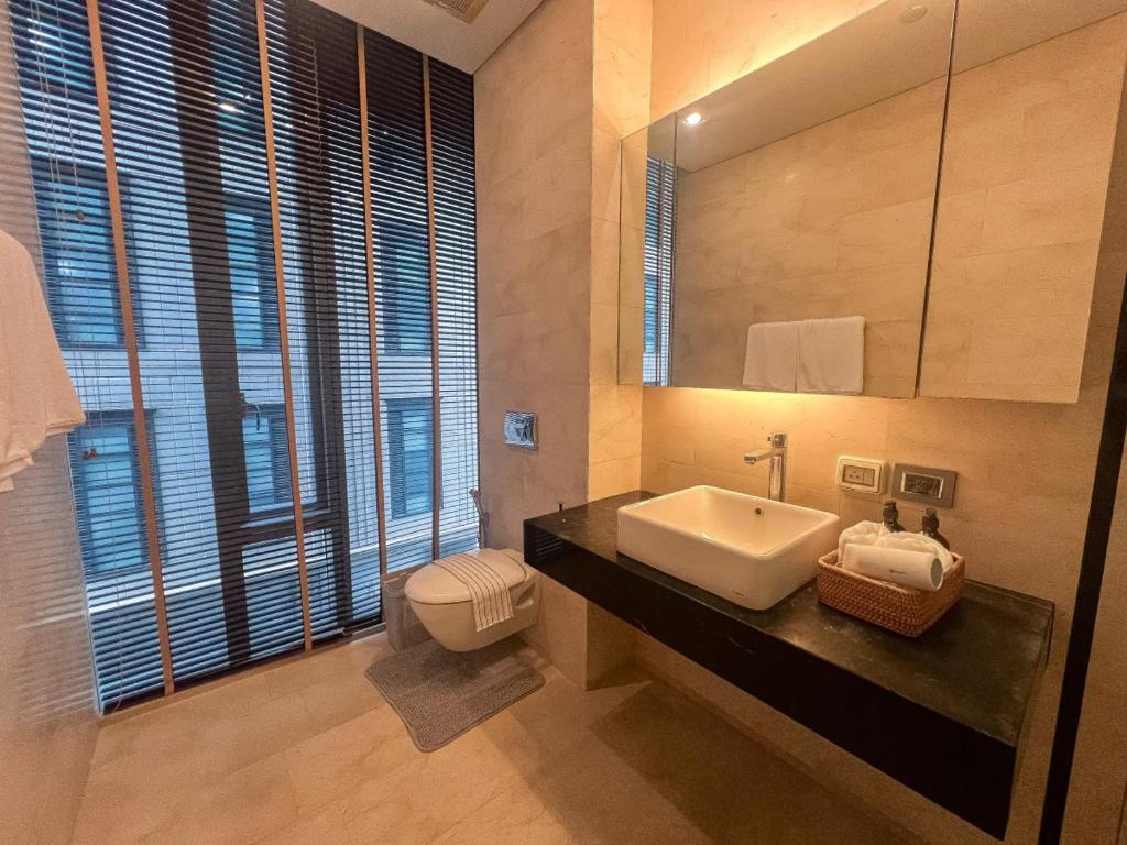 Extravagant Apt 65 sqm 1BR - Ultra Fast Wifi - Silom