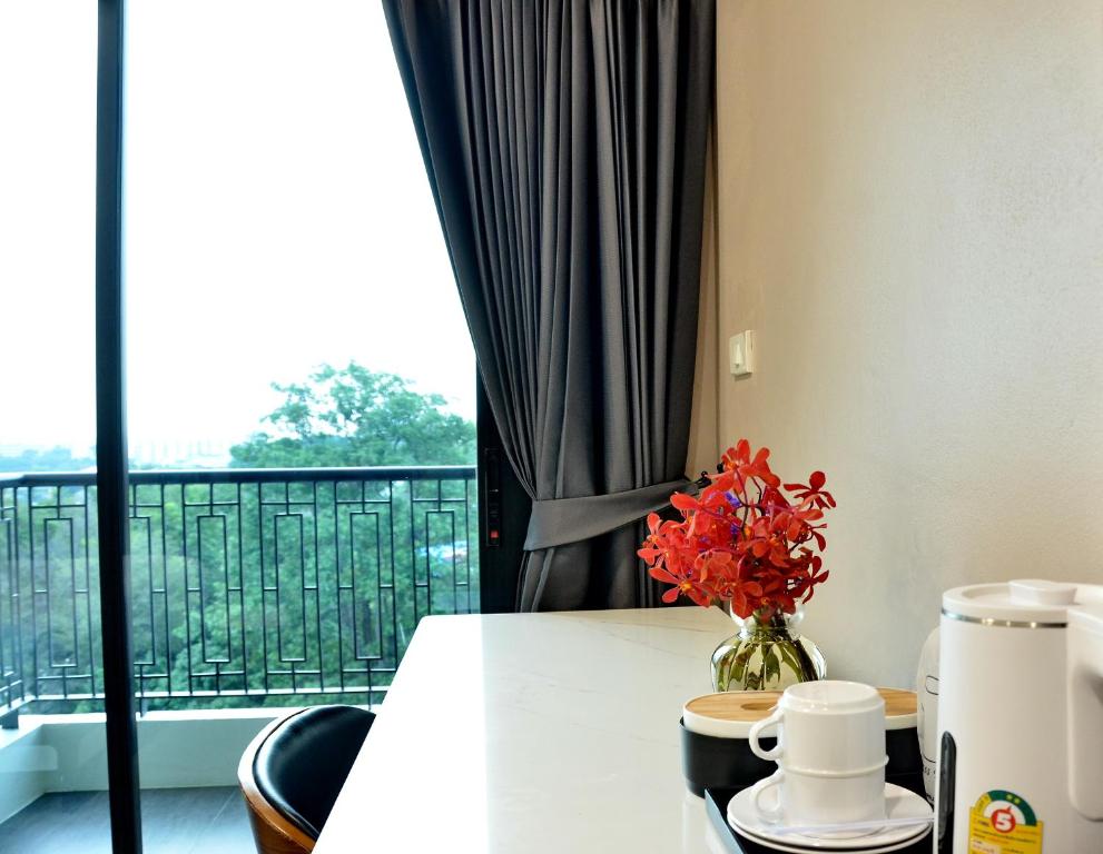 NORN Canalside Bangkok Hotel โรงแรมนอนริมคลอง