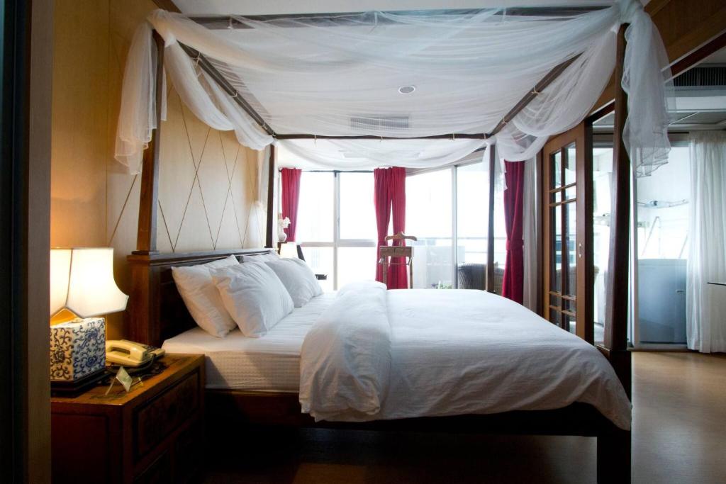 1br with Pool Gym near BTS Phrom Phong 1br with Pool Gym near BTS Phrom Phong