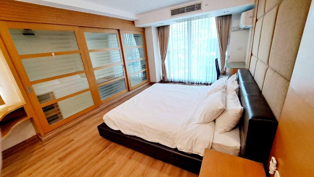 5B-Short-term rental allowed-2BRs Downtown Bangkok