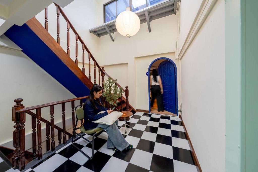 Blue House 191 Hometel - 3 mins to BTS Saphan Taksin