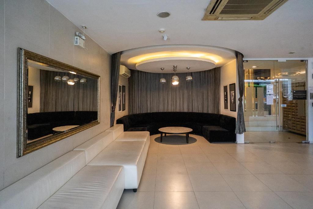 LIV@5 Condominium LIV@5 Condominium