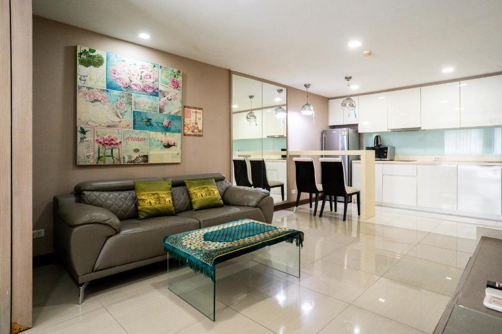 LIV@5 Condominium LIV@5 Condominium