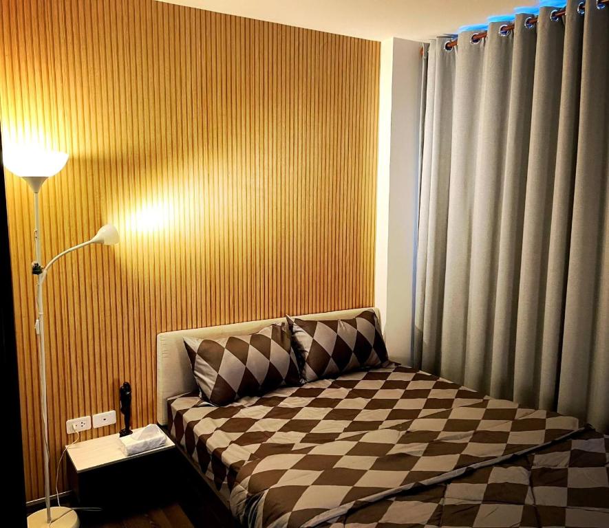 Octopus Suite on HighRise, Skytrain, Fast Wifi and AC Octopus Suite on HighRise, Skytrain, Fast Wifi and AC