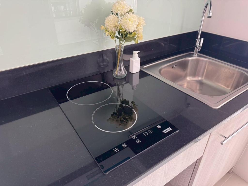 High Floor Luxury Studio with Great Views High Floor Luxury Studio with Great Views