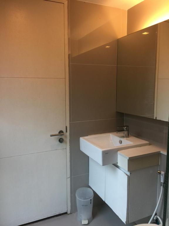 Livat5r1042 Livat5r1042