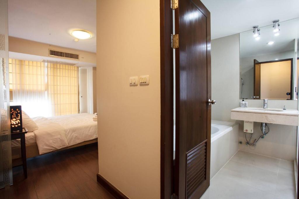 7D-Short-term rental allowed-3BRs Downtown Bangkok