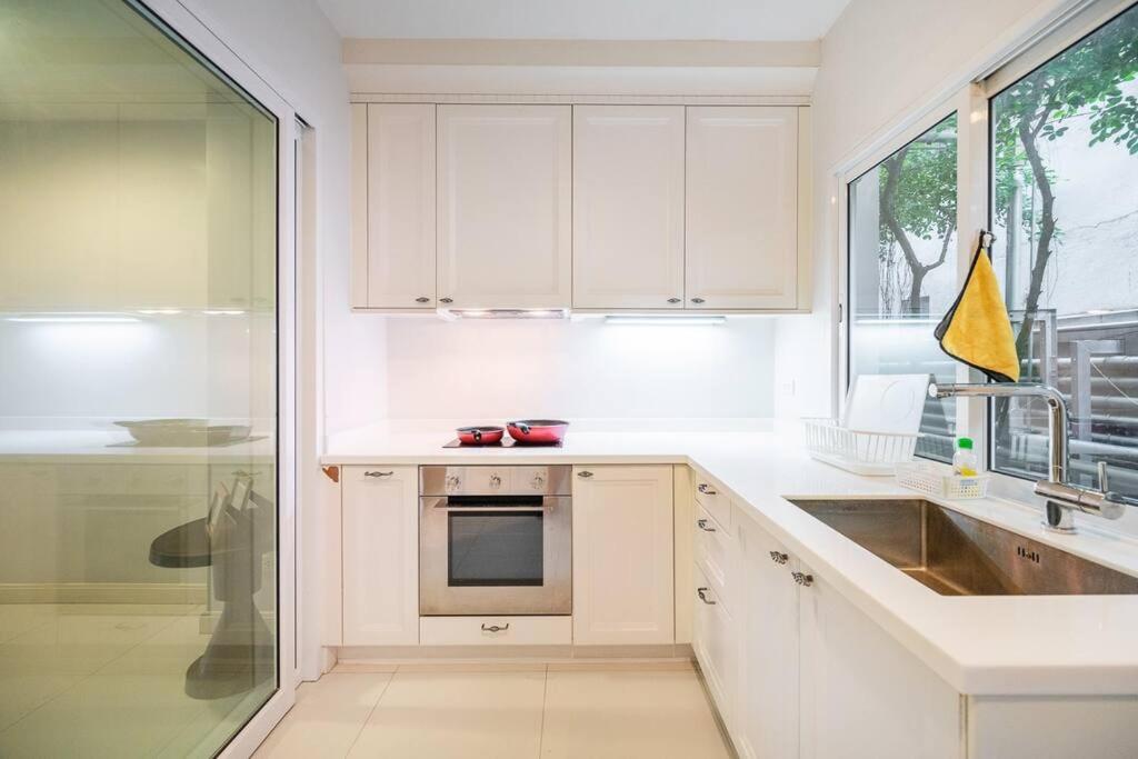 MIQ_home403/Asok BTS/Resort Pool/9pax/1000MbWifi MIQ_home403/Asok BTS/Resort Pool/9pax/1000MbWifi