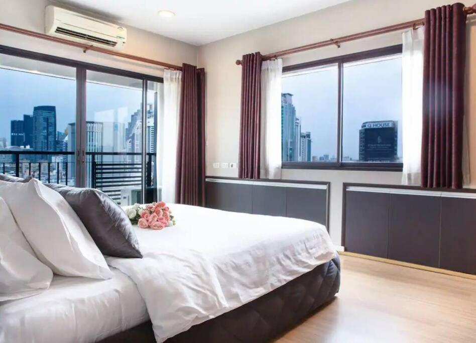 Central 2BR 3 min walk from BTS Ploen Chit