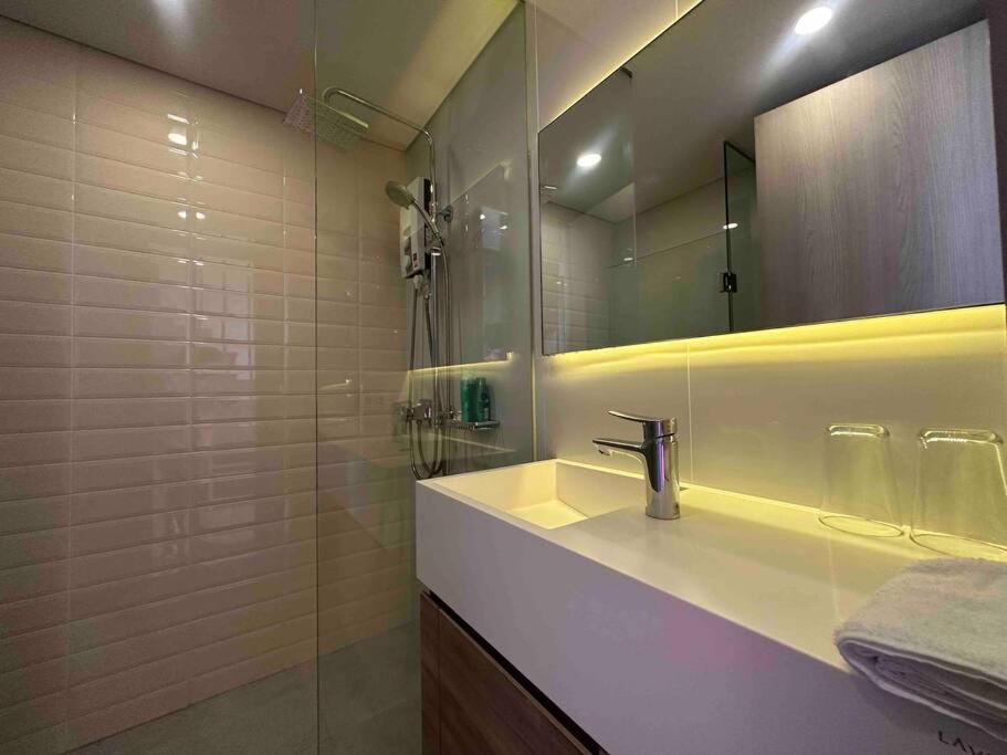 S87 新房Ramada Sukhumvit BTS 1bed Gym swimming Wifi S87 新房Ramada Sukhumvit BTS 1bed Gym swimming Wifi