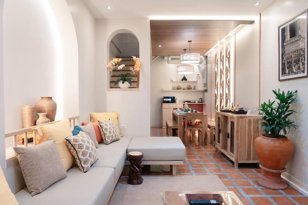 Pillow BKK Bliss townhome 5BR,7TL near BTS&MRT QSCC Pillow BKK Bliss townhome 5BR,7TL near BTS&MRT QSCC