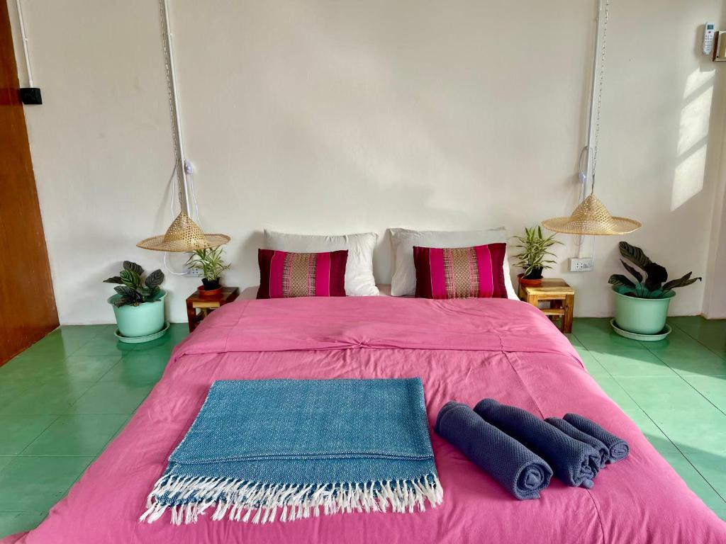 Baan KhaoSoi - Private room in a rooftop hostel 4th floor Baan KhaoSoi - Private room in a rooftop hostel 4th floor
