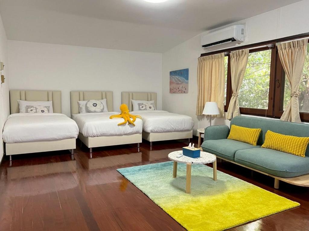 AT ASok Vintage House Near BTS Asok MRT Sukhumvit AT ASok Vintage House Near BTS Asok MRT Sukhumvit