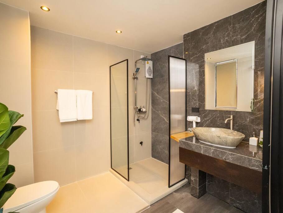 2-Bedroom Penthouse in the heart of Silom - 4A