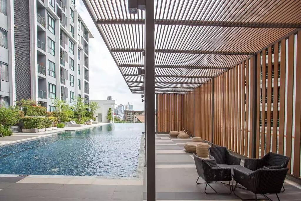 5 minutes to Suthisan MRT Station 5 minutes to Suthisan MRT Station