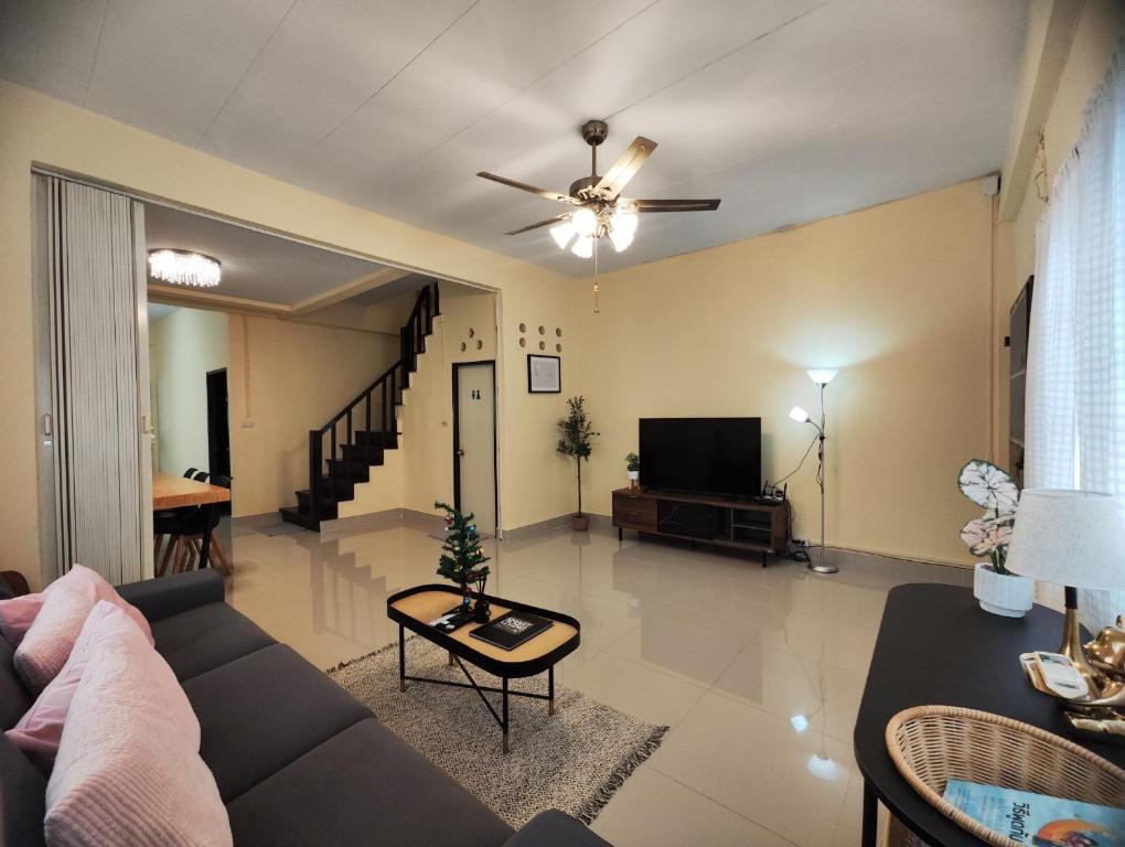 3Bed 2Bath, Pet friendly, 5min drive to BTS Udomsuk 3Bed 2Bath, Pet friendly, 5min drive to BTS Udomsuk