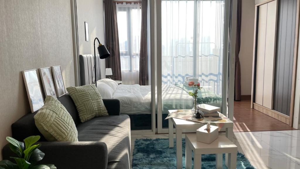 Beautiful Studio Room Near MRT