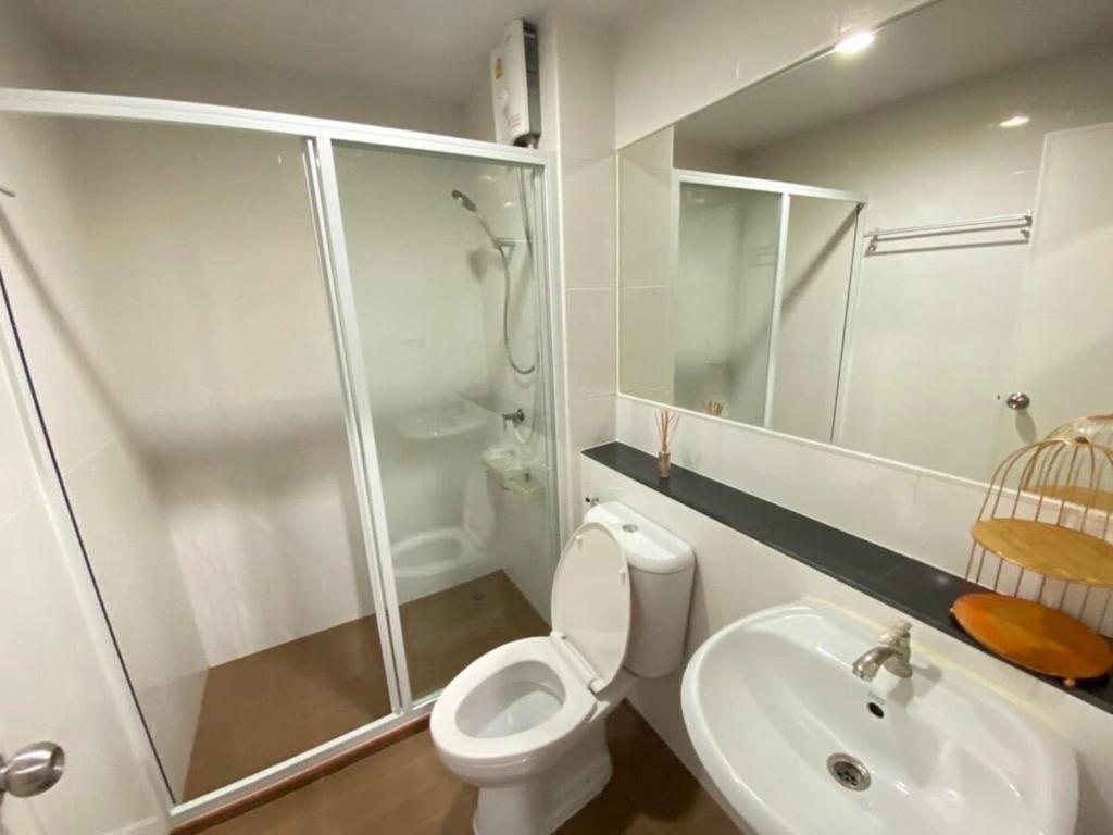 Modern Condo - BTS Bang Chak - Pool, Gym, Wi-Fi Modern Condo - BTS Bang Chak - Pool, Gym, Wi-Fi