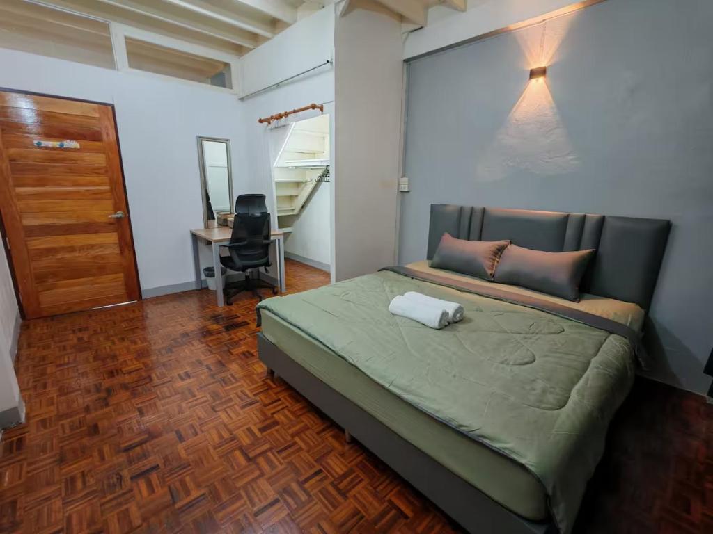 Charoen Nakhon 48 House