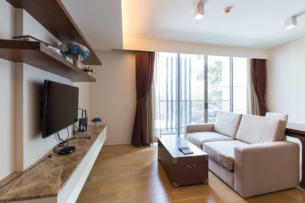 5 stars 1 BR with Bathtub in Bangkok Downtown Near Emquartier Shopping Mall