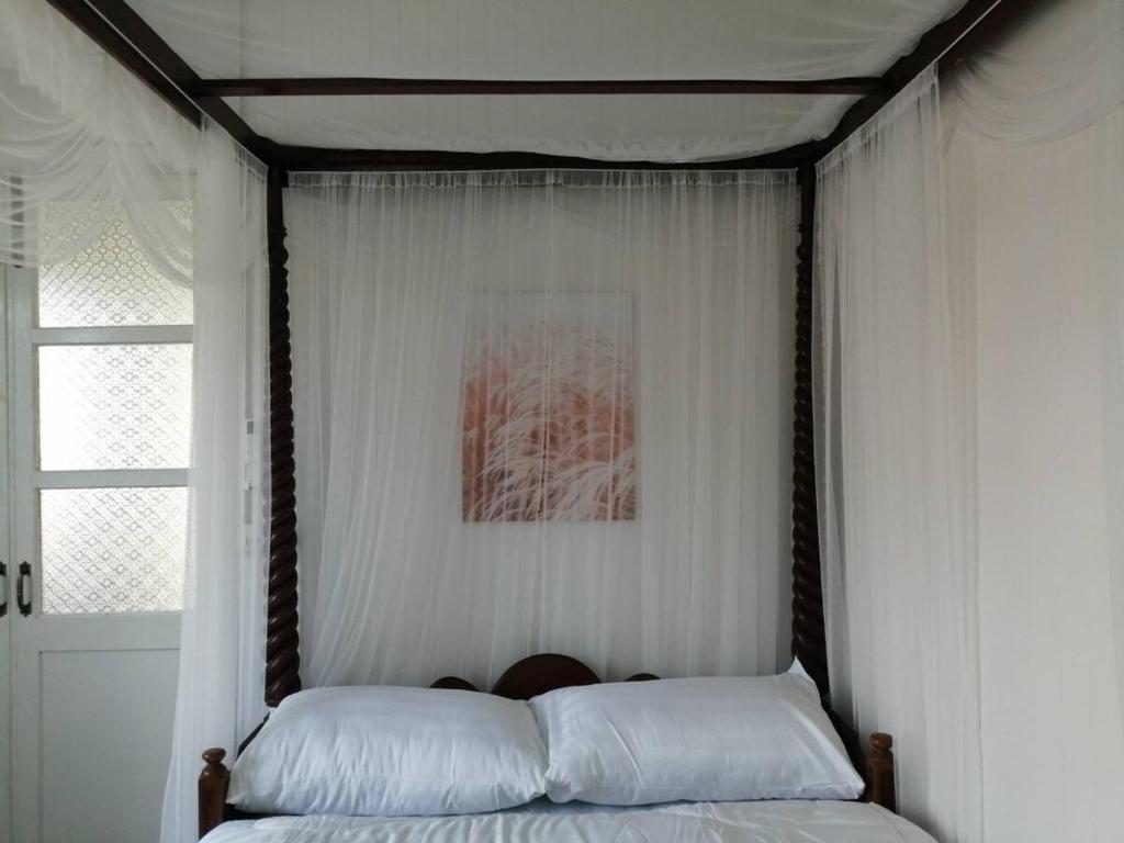 Baan Chay Klong, Canal side Classic Home 2BRs Baan Chay Klong, Canal side Classic Home 2BRs