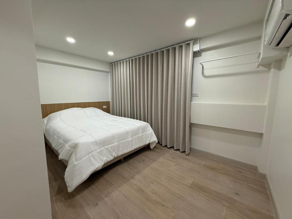 2 Bed & 2 Bath Suite, 2nd floor 2 Bed & 2 Bath Suite, 2nd floor