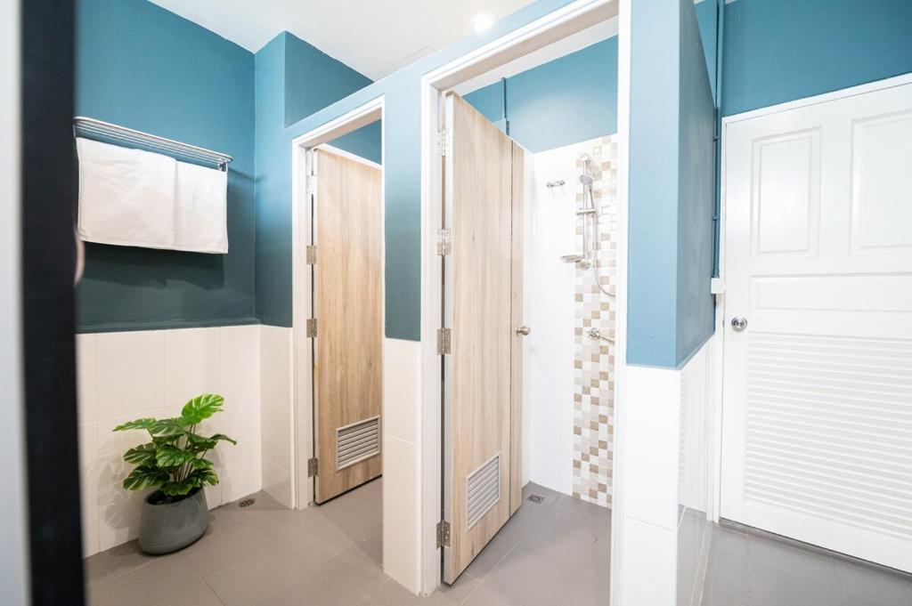 Bangkok Villa for Big Groups 3Mins walk MRT Bangkok Villa for Big Groups 3Mins walk MRT