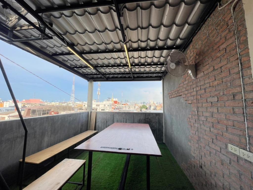 Playground Hostel khaosan Road Samsen