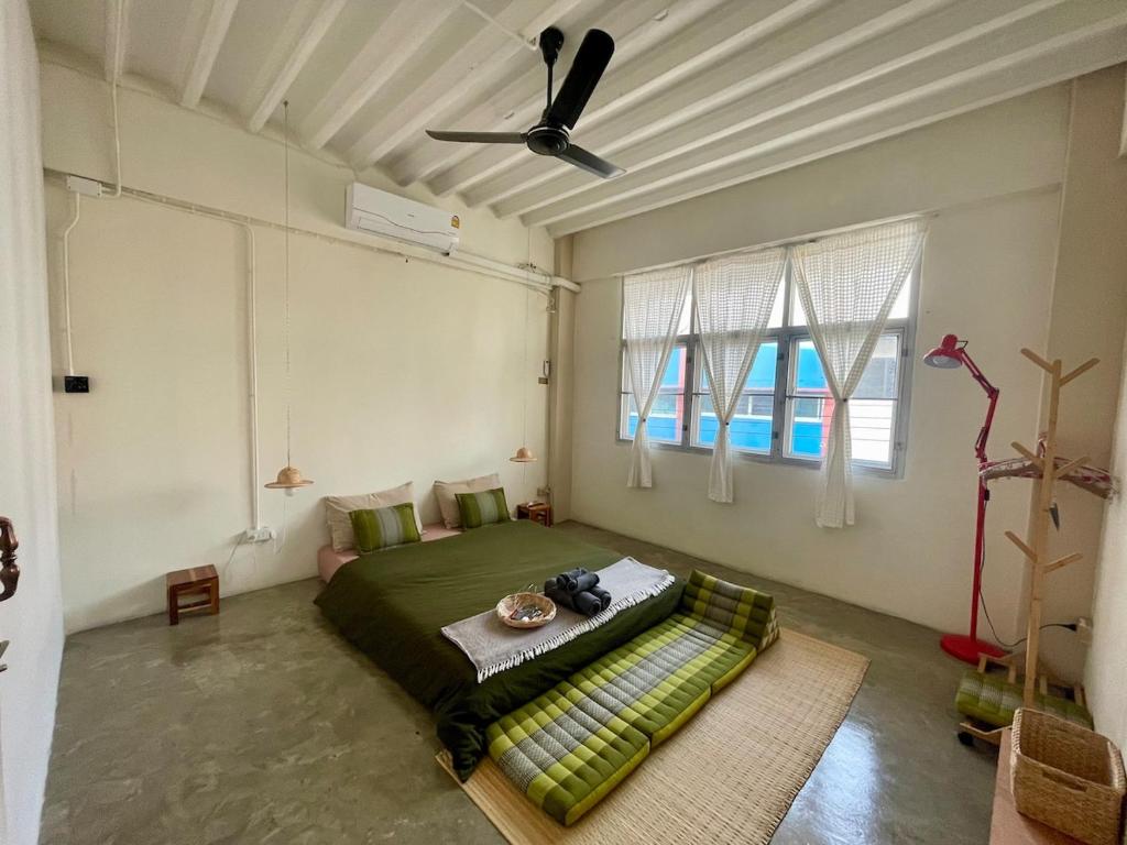 Baan KhaoSoi - Rooftop House in Talad Noi Baan KhaoSoi - Rooftop House in Talad Noi
