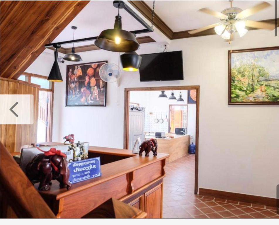 Laung Prabang museum inn& travel Laung Prabang museum inn& travel