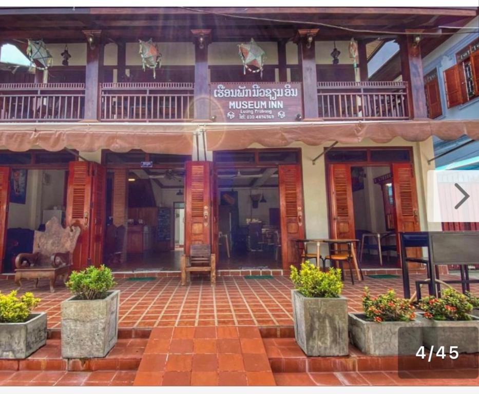 Laung Prabang museum inn& travel Laung Prabang museum inn& travel