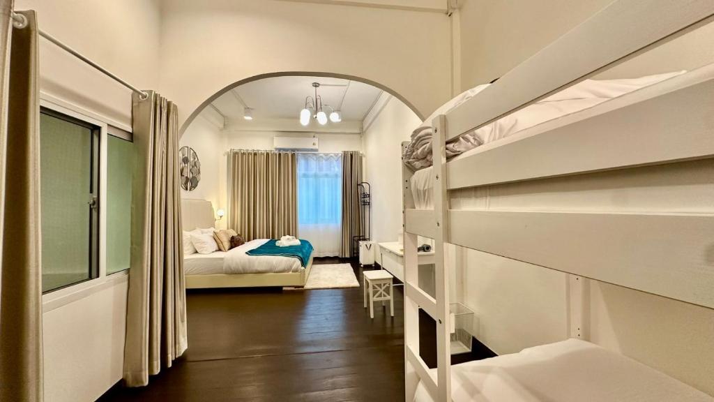 Bangrak house 200 meters near BTS SaphanTaksin in city Bangrak house 200 meters near BTS SaphanTaksin in city